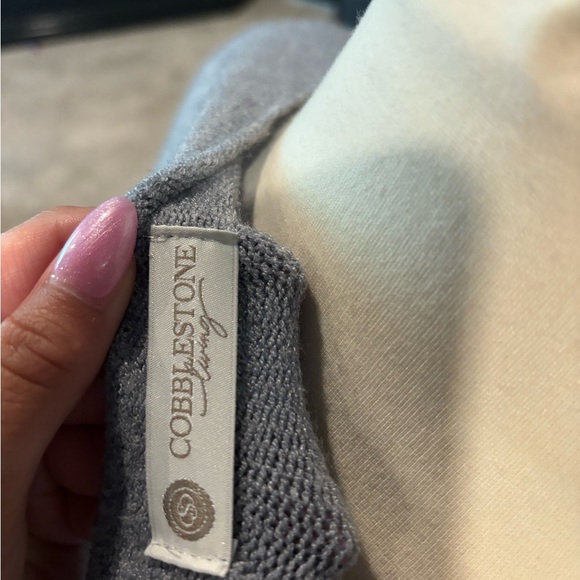 Gray V-Neck Women's Sweater - Picture 4 of 4